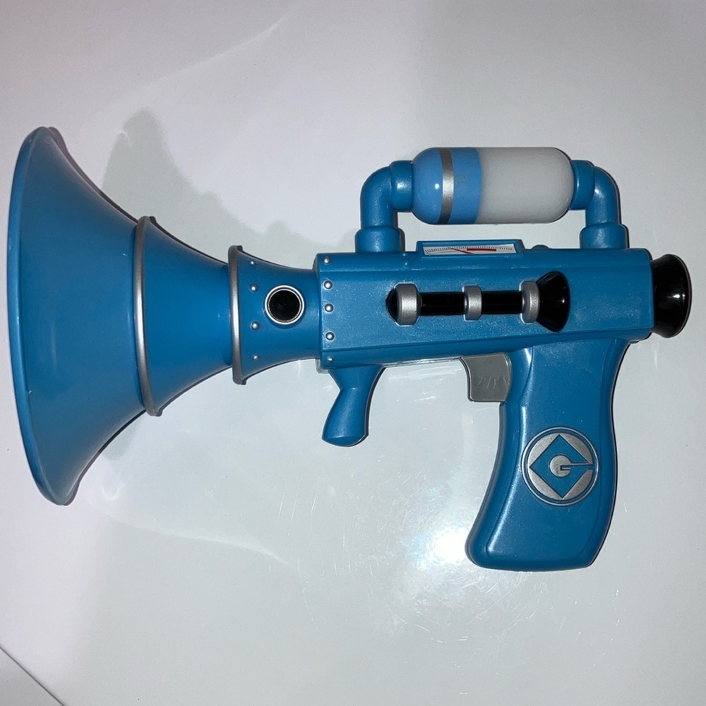 Fart Blaster from Despicable Me movie, rare-hard to find even for minions